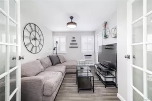 93 Kenneth Pl, New Hyde Park, NY 11040 - Photo 10