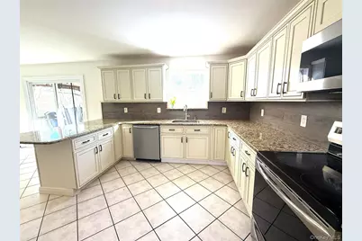 2 New Street, Holtsville, NY 11742 - Photo 4