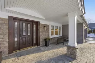 5 Stafford Ln, Stony Brook, NY 11790 - Photo 2