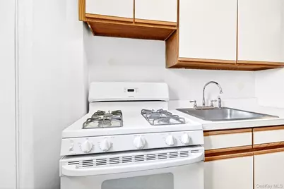 2 Greenridge Avenue #2P, White Plains, NY 10605 - Photo 22