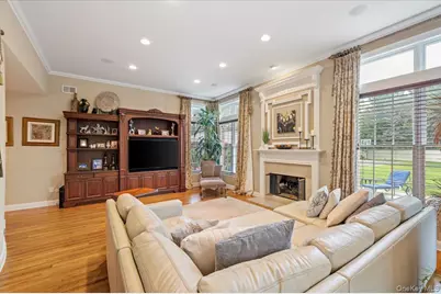 44 Legends Circle, Melville, NY 11747 - Photo 14