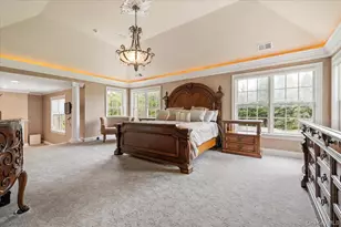 44 Legends Cir, Melville, NY 11747 - Photo 20