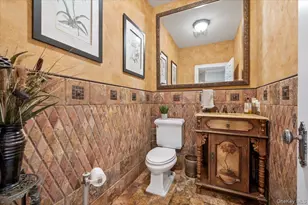 44 Legends Cir, Melville, NY 11747 - Photo 30