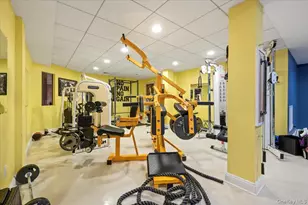 44 Legends Cir, Melville, NY 11747 - Photo 34