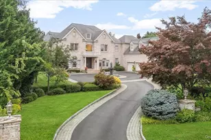 44 Legends Cir, Melville, NY 11747 - Photo 44