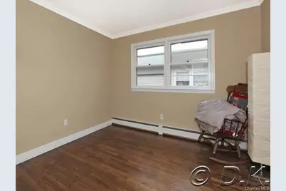 469 E Park Avenue #Upper, Long Beach, NY 11561 - Photo 16