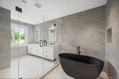 7 Mirrielees Road, Great Neck, NY 11021 - Photo 38