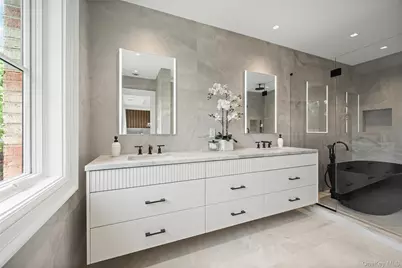 7 Mirrielees Road, Great Neck, NY 11021 - Photo 36