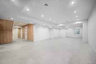 7 Mirrielees Rd, Great Neck, NY 11021 - Photo 42