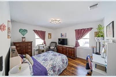 221 Amsterdam Avenue, West Babylon, NY 11704 - Photo 6