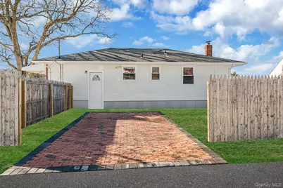 221 Amsterdam Avenue, West Babylon, NY 11704 - Photo 10