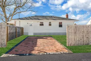 221 Amsterdam Ave, West Babylon, NY 11704 - Photo 10