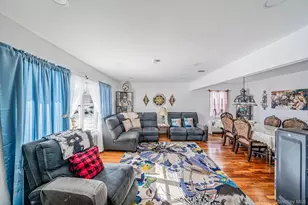 221 Amsterdam Ave, West Babylon, NY 11704 - Photo 4