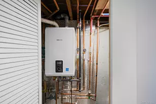 221 Amsterdam Ave, West Babylon, NY 11704 - Photo 12