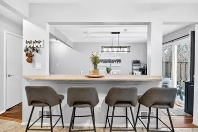 16 Village Green, Bardonia, NY 10954 - Photo 10