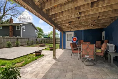 570 Conklin Street, Farmingdale, NY 11735 - Photo 20