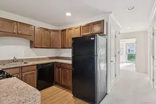 37 Weatherby Ln, Central Islip, NY 11722 - Photo 6