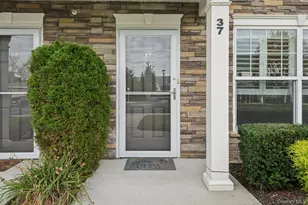 37 Weatherby Ln, Central Islip, NY 11722 - Photo 2
