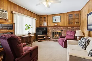 44 Wallace Dr, Plainview, NY 11803 - Photo 10