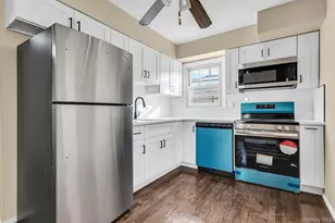 21 Cochran Pl, Valley Stream, NY 11581 - Photo 16