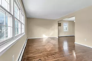 21 Cochran Pl, Valley Stream, NY 11581 - Photo 12