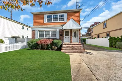 21 Cochran Place, Valley Stream, NY 11581 - Photo 1