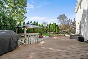 231 46th St, Lindenhurst, NY 11757 - Photo 24