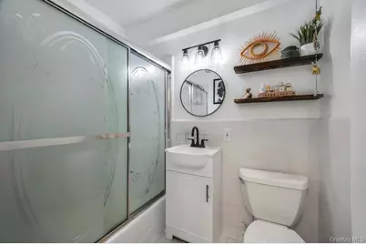 2 Birchwood Court #3D, Mineola, NY 11501 - Photo 18