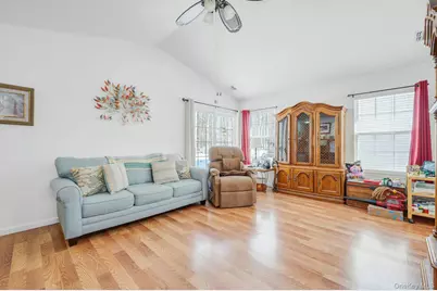 2 Greenbriar Court #2, Middle Island, NY 11953 - Photo 4