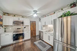 6 Howe Ct, Coram, NY 11727 - Photo 8