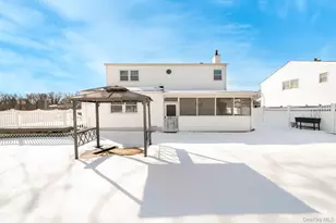 2907 Rhode Island Ave, Medford, NY 11763 - Photo 6