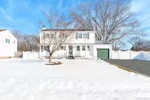 2907 Rhode Island Ave, Medford, NY 11763 - Photo 2