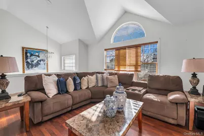 19 Summit, Farmingville, NY 11738 - Photo 14