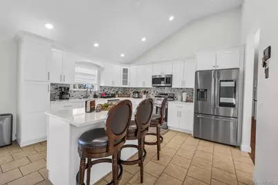 19 Summit, Farmingville, NY 11738 - Photo 10