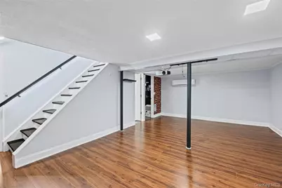 612 N Broome Avenue, Lindenhurst, NY 11757 - Photo 26