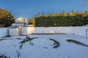 612 N Broome Ave, Lindenhurst, NY 11757 - Photo 28