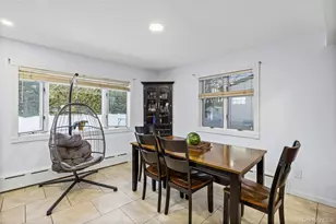 612 N Broome Ave, Lindenhurst, NY 11757 - Photo 8