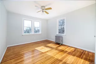 101 Harris Ave, Freeport, NY 11520 - Photo 14