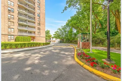 90-50 Union Turnpike #11L, Glendale, NY 11385 - Photo 2