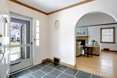 448 Abbey Road N, Manhasset, NY 11030 - Photo 2