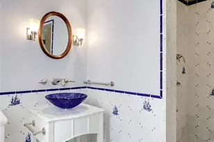 448 Abbey Rd N, Manhasset, NY 11030 - Photo 16