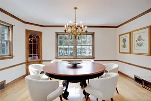 448 Abbey Rd N, Manhasset, NY 11030 - Photo 8