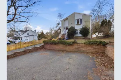 22 Midland Avenue, Port Jefferson, NY 11777 - Photo 10