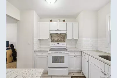 22 Midland Avenue, Port Jefferson, NY 11777 - Photo 18