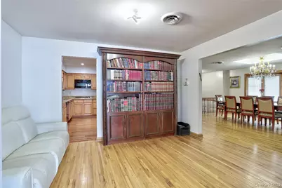 18 Wilsher Drive, Monsey, NY 10952 - Photo 8