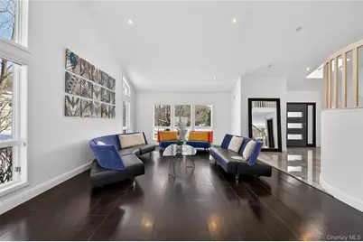 48 Westwood Court, Woodbury, NY 11797 - Photo 4