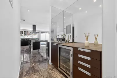 48 Westwood Court, Woodbury, NY 11797 - Photo 18