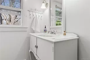 3 Lincoln St, Westhampton, NY 11977 - Photo 22