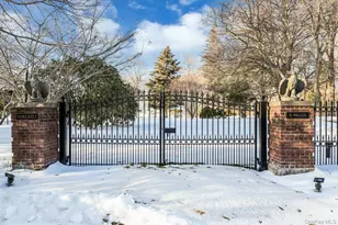 2 Wallis Ln, Saint James, NY 11780 - Photo 4