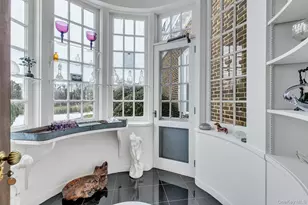 2 Wallis Ln, Saint James, NY 11780 - Photo 8